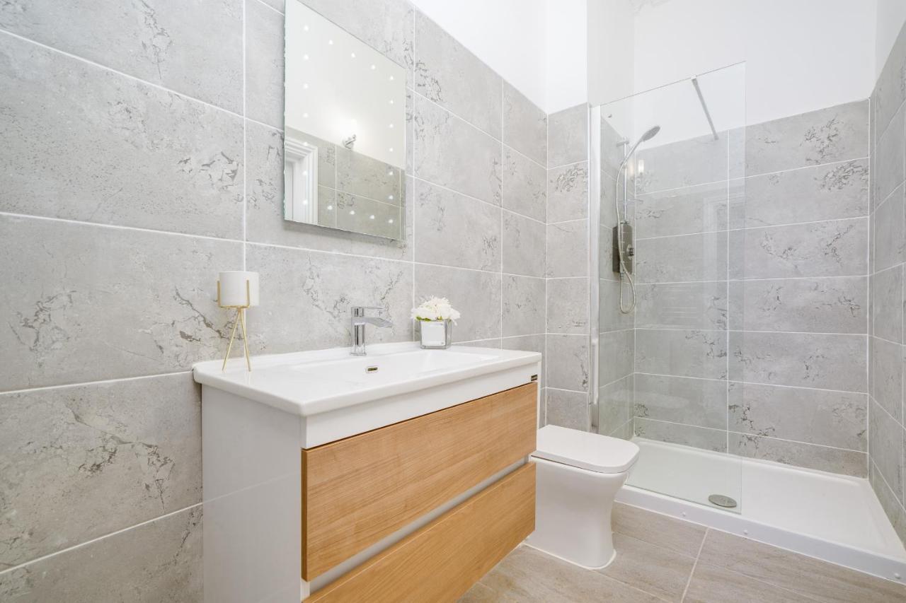 Town House Apartments Wakefield Luaran gambar